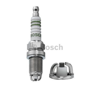 Свеча зажигания Logan/Sandero/Megane/Clio 1.4-1.6 8V (2-х конт) никель ор.7700500168 BOSCH 0241235751